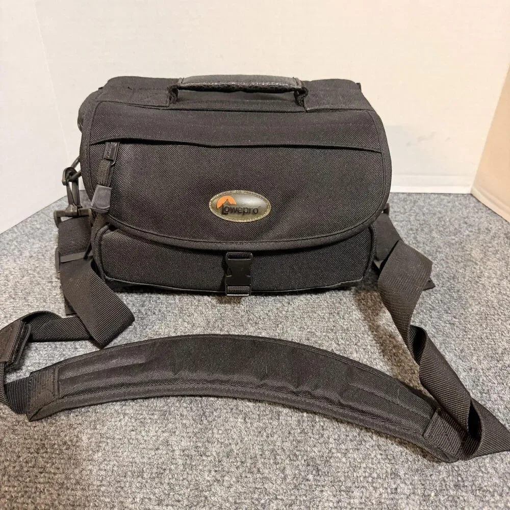 Lowepro EX 150 Black Camera Shoulder Bag Padded Nylon Case For DSLR SLR TLR